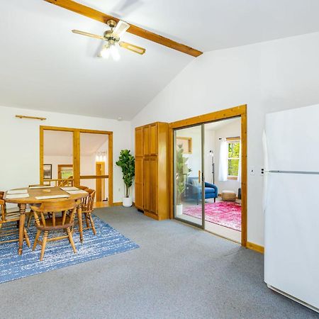 River Access Cabin With Hot Tub, Fire Pit, & Wifi! Morton Grove Kültér fotó