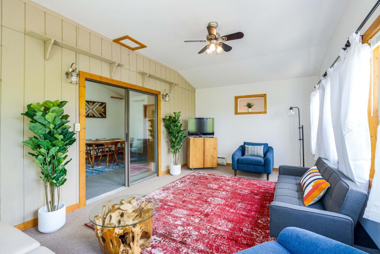 River Access Cabin With Hot Tub, Fire Pit, & Wifi! Morton Grove Kültér fotó