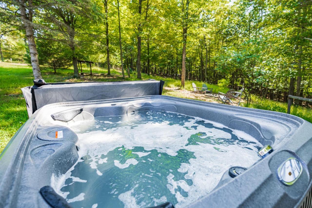 River Access Cabin With Hot Tub, Fire Pit, & Wifi! Morton Grove Kültér fotó