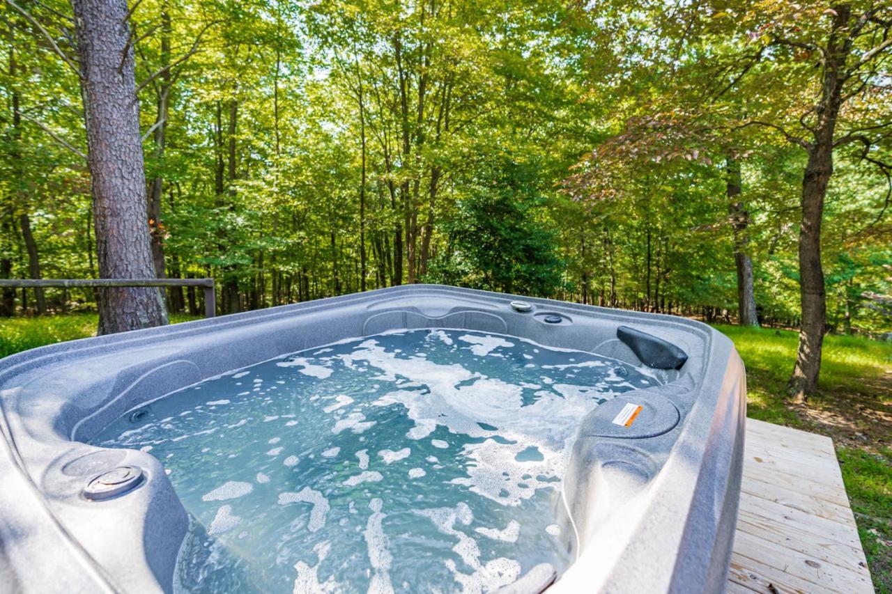 River Access Cabin With Hot Tub, Fire Pit, & Wifi! Morton Grove Kültér fotó